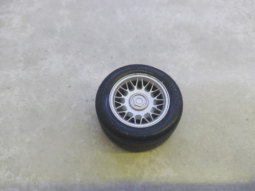 Roue bmw 850i - 1/18,