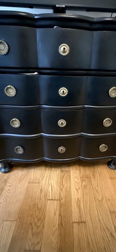 Commode arbalète manguier