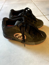 Chaussures à roulettes Heelys