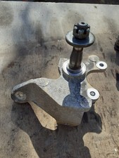 fusee axe de roue avant gauche