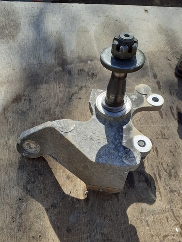 Fusee axe roue - axe,