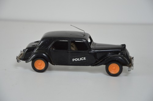 Ancienne voiture création