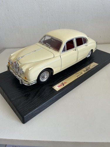 Jaguar mk2 18e ivoire - , 1/18e