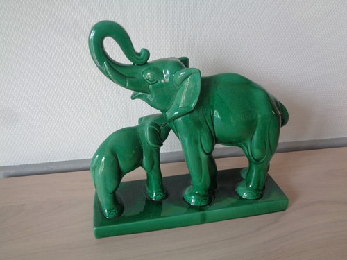 Sculpture elephant son - ,