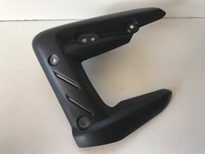 UN CARENAGE COTE GAUCHE