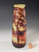 Vase en verre dégagé à
