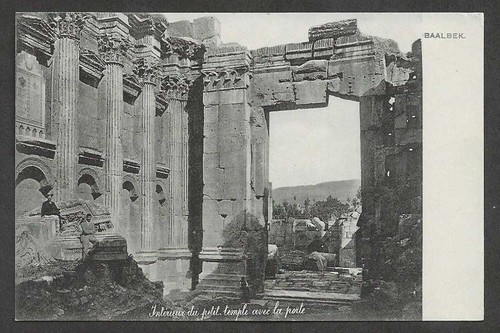 Interieur petit temple auce - du,