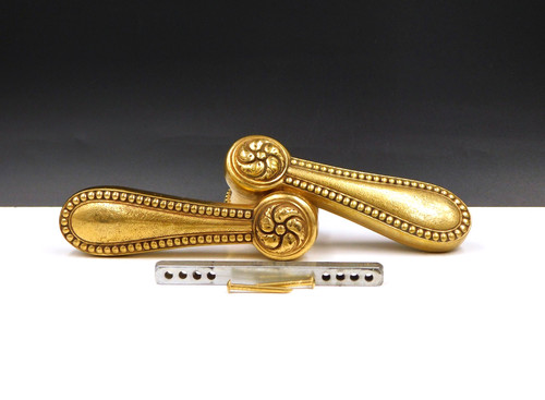 7x7mm old pair beaded - of,