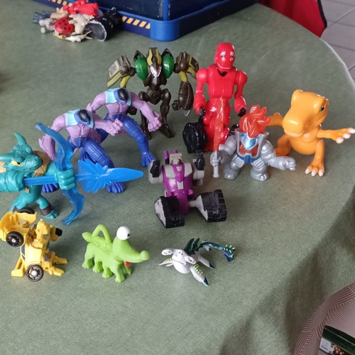 Lot mini figurines variées