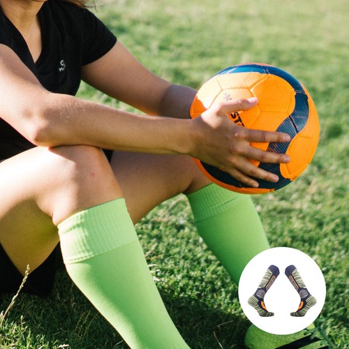 Une paire chaussettes - une, de