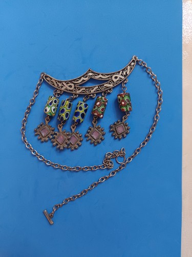 Collier berbere artisanal.