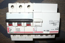 DISJONCTEUR DIFFERENTIEL