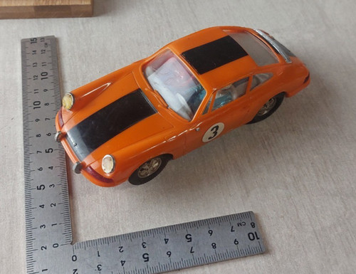 Ancienne voiture pour circuit