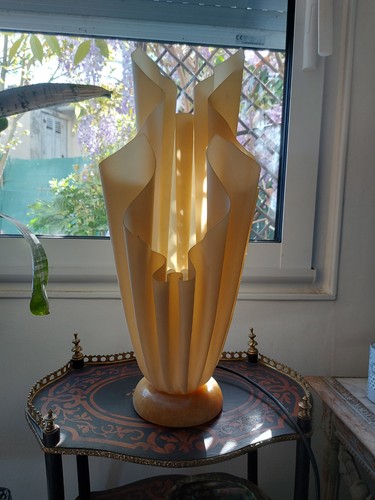Lampe poser drapée dans - à,