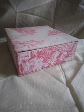 Ancienne à couture en tissu