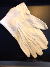 ANTIQUE WOMEN'S WHITE FABRIC GLOVE, SNAP CLOSURE (20)