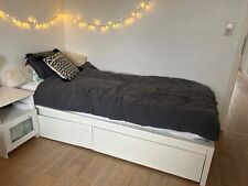 lit 1 personne + le sommier (tiroirs et tête de lit, non inclu car déjà vendu)