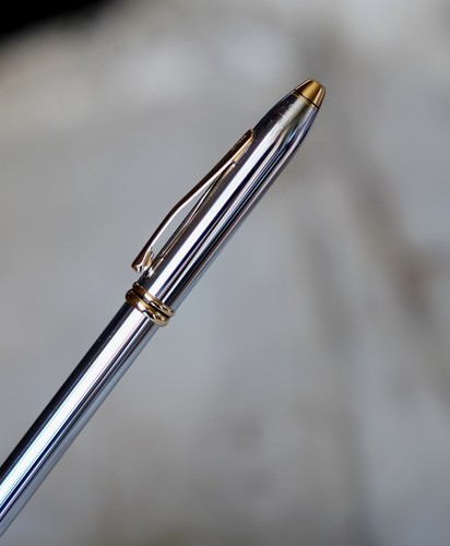 Magnifique stylo bille - bille, cross