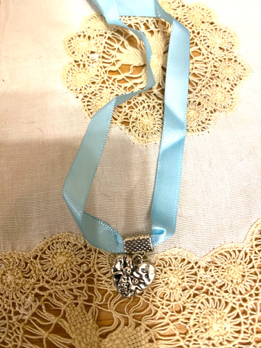 Collier ruban avec pendentif - collier,