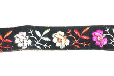 Petit galon de velours noir et