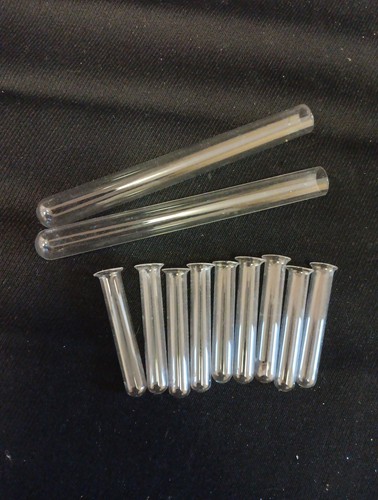 Lot petites éprouvettes - 9,
