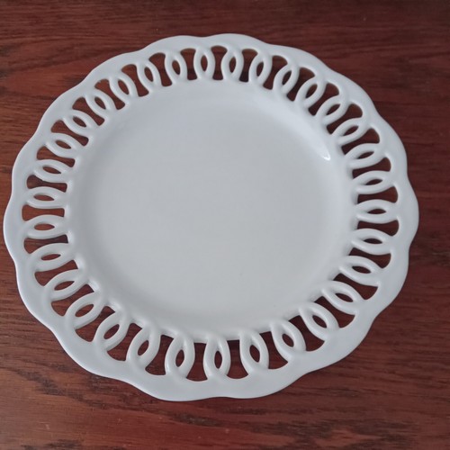Assiette blanche ajourée - assiette, 24