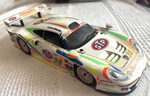 Scale diecast 39817 - 1/18,
