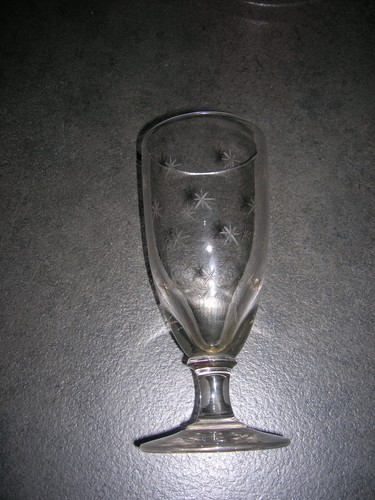 Ancien verre absinthe bar - a,