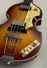 Artiste de basse pour violon