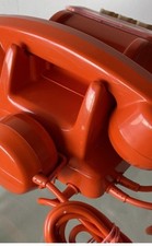 téléphone orange ancien