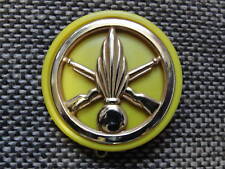 macaron plastique jaune pour