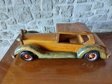 TRES TRES GRANDE VOITURE