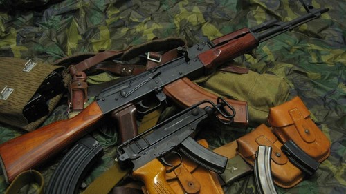 Plaque métal arme a feu - ,
