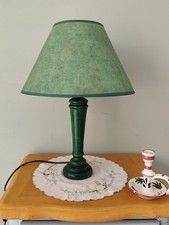 Lampe en bois couleur verte