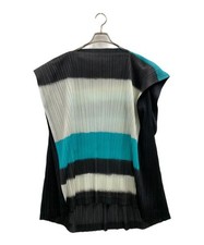 PLEATS PLEASE ISSEY MIYAKE