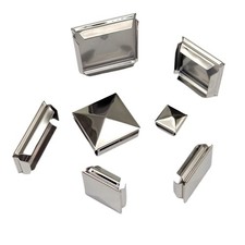 Capuchon à poteau carré avec