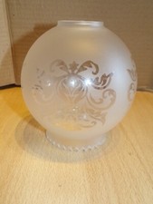 PETIT GLOBE BOULE EN VERRE GRAVE POUR LAMPE A PETROLE ø 14 et col ø 5 cm