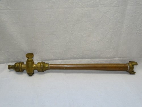 Belle ancienne lance - lance, a