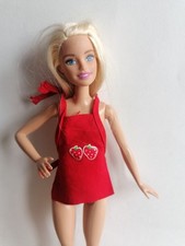 Barbie Vêtement C62 Tablier De Cuisine Rouge Motif Fraise 