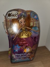 Poupée Winx Club Doll Flora Magical Adventure Princess Rainbow Princesse