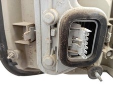 Feu arriere principal droit