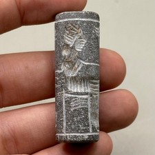 Belle perle ancienne en pierre