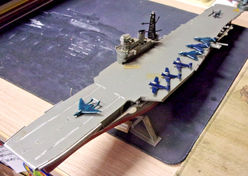 Maquette hms victorious à - -,