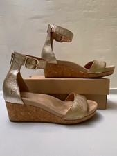Sandales 39 cuir doré UGG