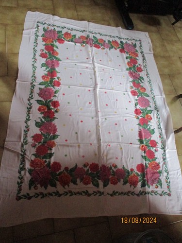 Joli nappe fleurie couvre - joli, ou