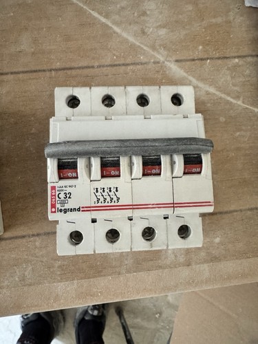 Disjoncteur modulaire legrand - modulaire,
