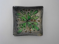 Joli petit cendrier de table /