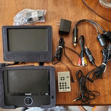 Phillips Portable Dual LCD Screen DVD-R CD-R MP3 Player PET726/37 Complete Kit