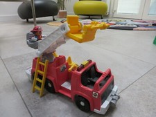 FISHER PRICE - LITTLE POEPLE - camion des pompiers - fire truck