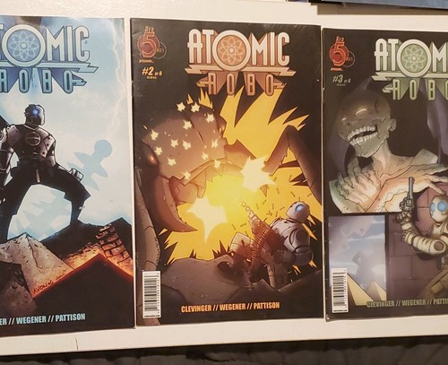 Red comics atomic robo - red,